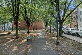 227 W 3rd St, Unit 2 in Boston, MA - Building Photo - Building Photo