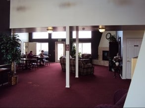 Troon Apartments in Lewiston, ID - Foto de edificio - Lobby