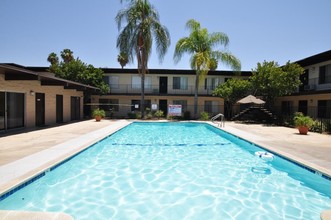 Oak Valley in El Cajon, CA - Foto de edificio - Building Photo