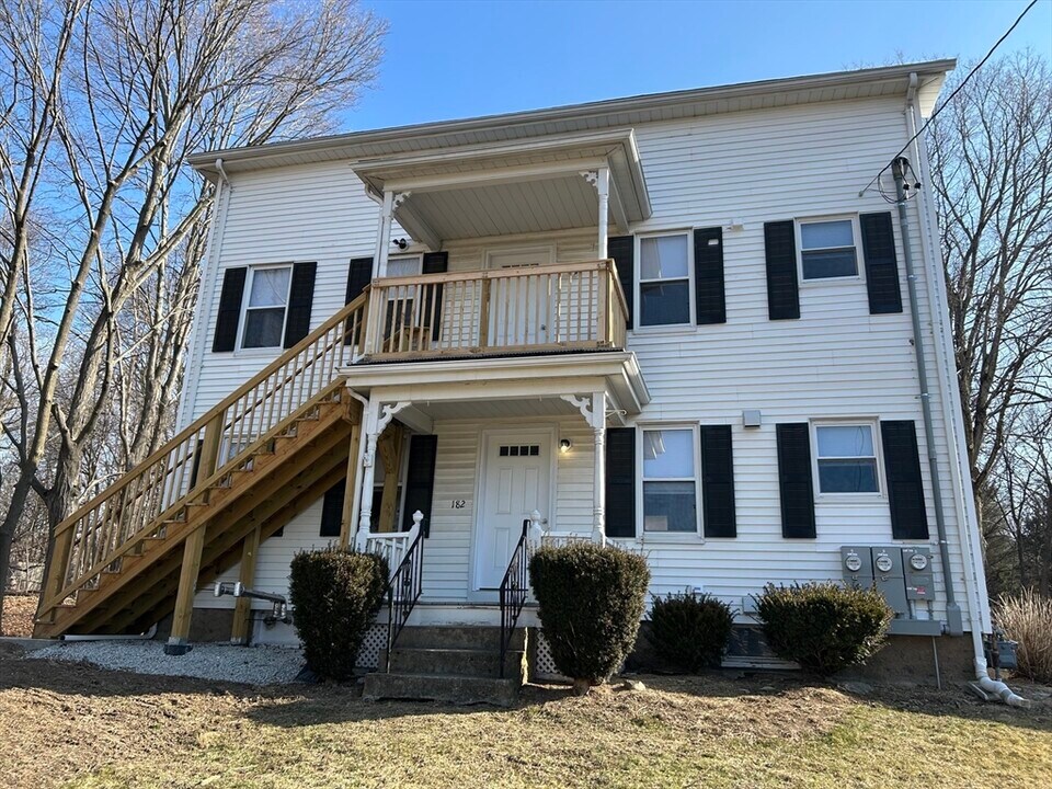 182 Smith St in North Attleboro, MA - Building Photo