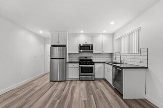 925 W 30th St in Los Angeles, CA - Building Photo - Building Photo