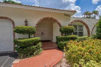 6749 S Grande Dr in Boca Raton, FL - Building Photo - Building Photo