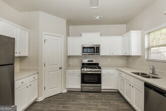 2364 Allman Dr in Jonesboro, GA - Building Photo - Building Photo