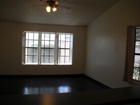 6611 W Jamaica Dr in Glendale, AZ - Building Photo