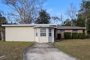 10827 Kuralei Dr in Jacksonville, FL - Building Photo