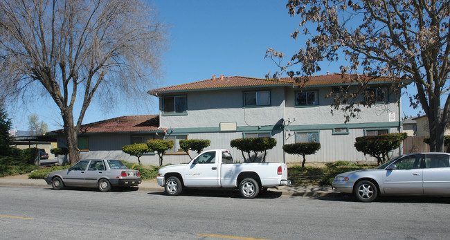 6956 Church St in Gilroy, CA - Building Photo - Building Photo