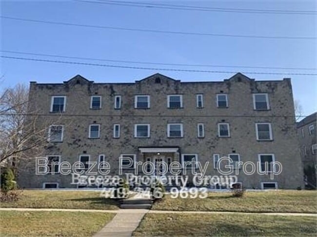 property at 1945 Ottawa Dr