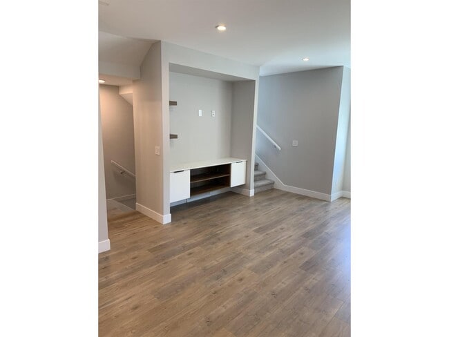 1639-1162 162 St in Surrey, BC - Building Photo - Building Photo