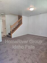 3109 Chasewood Dr in Ammon, ID - Building Photo - Building Photo