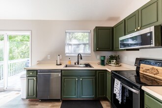 868 Virginiabradford Ct in Elsmere, KY - Foto de edificio - Building Photo