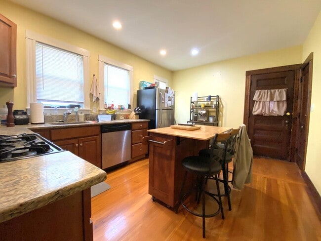38 Minnesota Ave, Unit 1