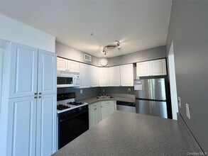 254 Fairview Cir in Middle Island, NY - Building Photo - Building Photo