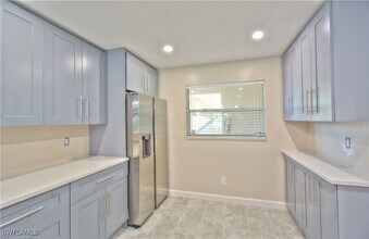 776 Landover Cir in Naples, FL - Building Photo - Building Photo