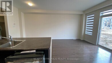 108 Adventura Rd in Brampton, ON - Building Photo - Building Photo