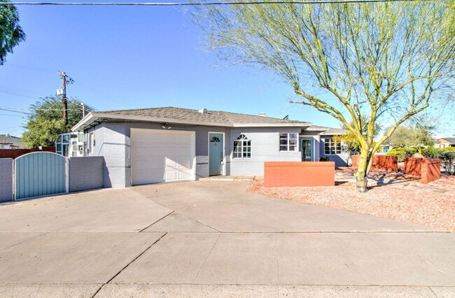 property at 1301 W Mulberry Dr