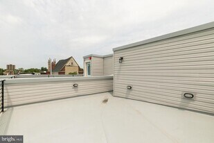 419 W Cumberland St in Philadelphia, PA - Building Photo