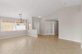 363 NW 158th Ave in Pembroke Pines, FL - Building Photo - Building Photo