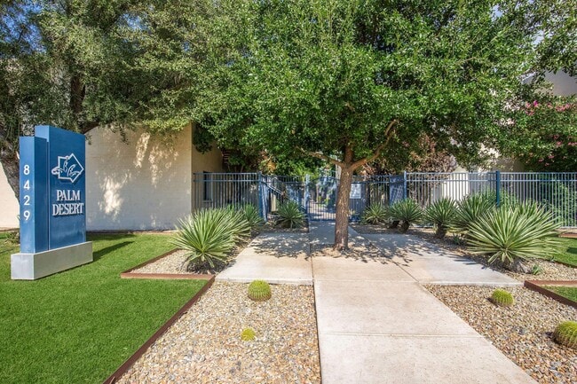 Palm Desert Apartments in Phoenix, AZ - Foto de edificio - Building Photo