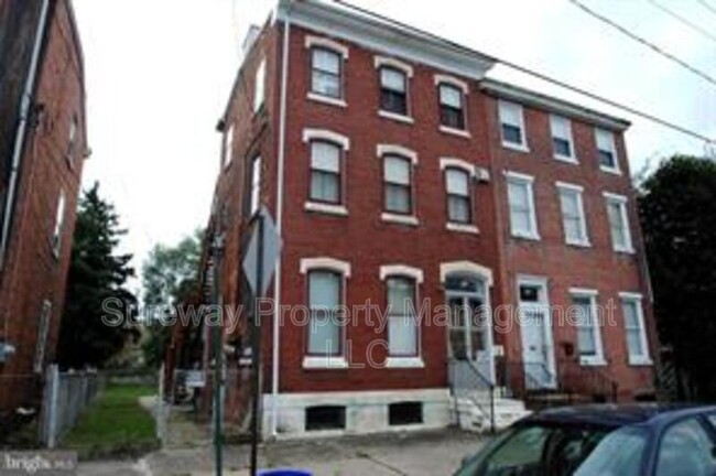 property at 212 E Broad St