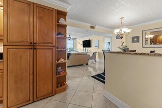 1 Key Capri in St Pete Beach, FL - Building Photo - Building Photo