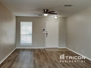 6902 Shelbyville Ct in San Antonio, TX - Building Photo - Building Photo