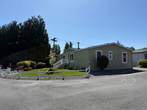 116 SE 8th St in Troutdale, OR - Building Photo - Building Photo