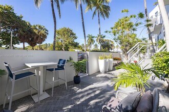 2001 Meridian Ave in Miami Beach, FL - Building Photo - Building Photo