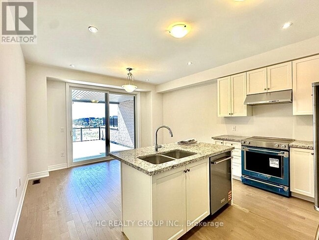 561 Vine Cliff Blvd in Markham, ON - Building Photo - Building Photo