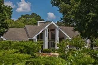 Hunter's Mill Apartments in Virginia Beach, VA - Foto de edificio - Building Photo