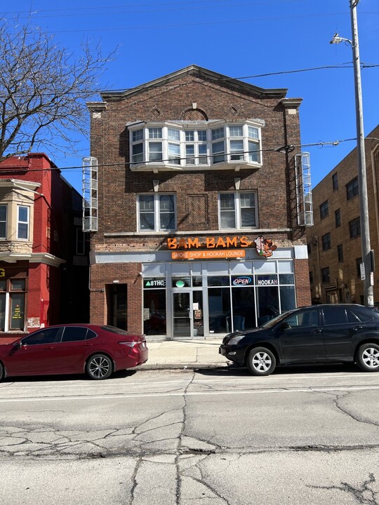 3118 N Downer Ave, Unit 2 in Milwaukee, WI - Building Photo