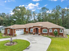 4562 SE 136th Ln in Summerfield, FL - Building Photo