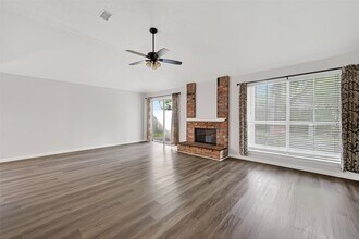 22022 Kenlake Dr in Katy, TX - Building Photo - Building Photo