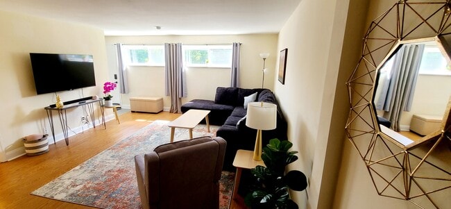 496 Lawnview Dr, Unit 496 Lawnview Dr Apt 3