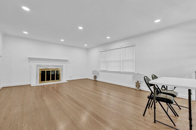 3050 Chestnut St NW in Washington, DC - Building Photo - Building Photo