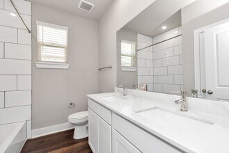 1241 Scarlet Crk Dr in Rosharon, TX - Building Photo - Building Photo