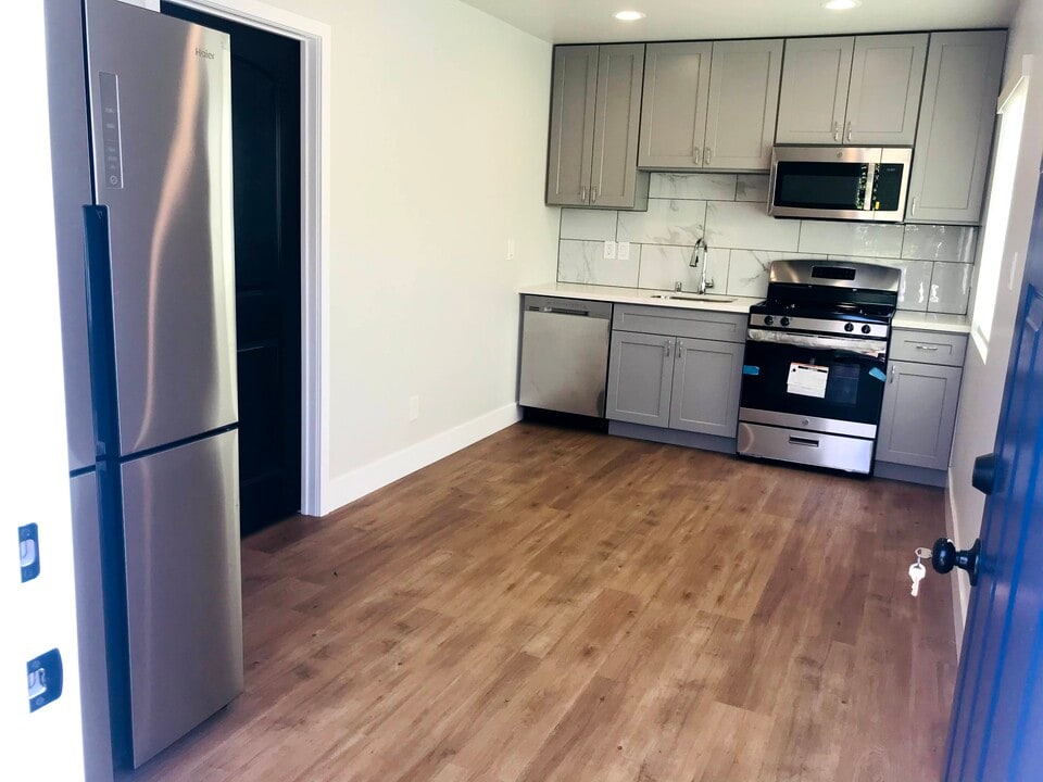 11546 Segrell Way, Unit 11546A in Culver City, CA - Foto de edificio