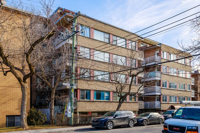 4921 Clanranald Av in Montréal, QC - Building Photo - Building Photo