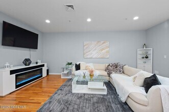 162 E Main St in Manasquan, NJ - Building Photo - Building Photo