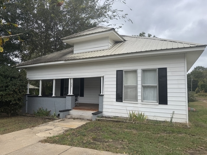 425 2nd St NW in Carbon Hill, AL - Building Photo