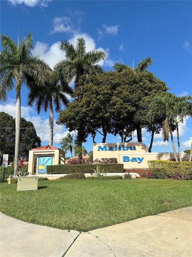762 NW 208th Ter