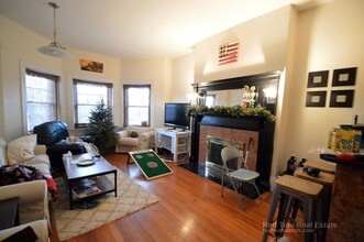 1689 Beacon St, Unit 3 in Brookline, MA - Building Photo - Building Photo