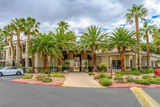 7115 S Durango Dr, Unit 308 in Las Vegas, NV - Building Photo - Building Photo