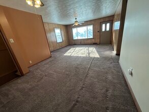 130 Walnut St in Gibson City, IL - Foto de edificio - Building Photo