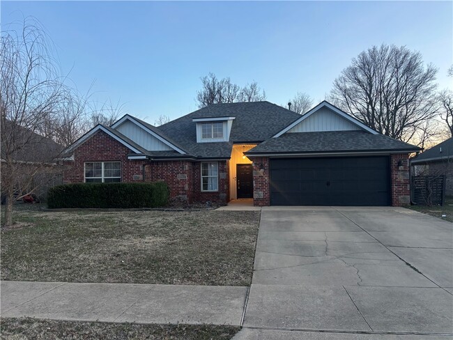 property at 3009 SW Briar Creek Ave