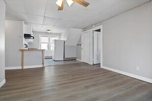 53 Cranch St, Unit 3 in Quincy, MA - Building Photo