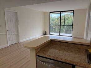 5550 NW 44th St in Lauderhill, FL - Building Photo - Building Photo