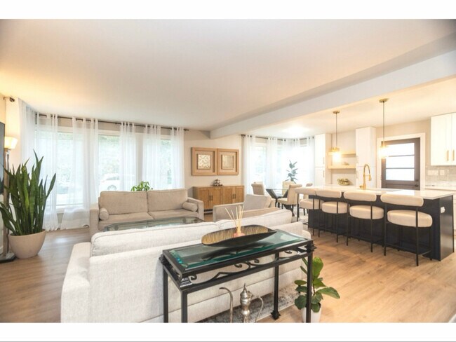 726 Lawler Ave in Wilmette, IL - Building Photo - Building Photo