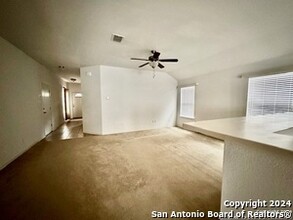 5414 Bright Run in San Antonio, TX - Building Photo - Building Photo