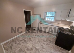 829 Holt Ave in Greensboro, NC - Building Photo - Building Photo
