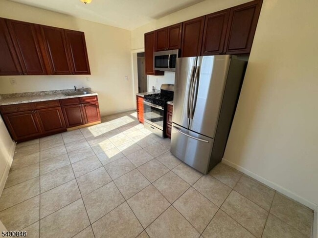 209 21st St in Irvington, NJ - Building Photo - Building Photo